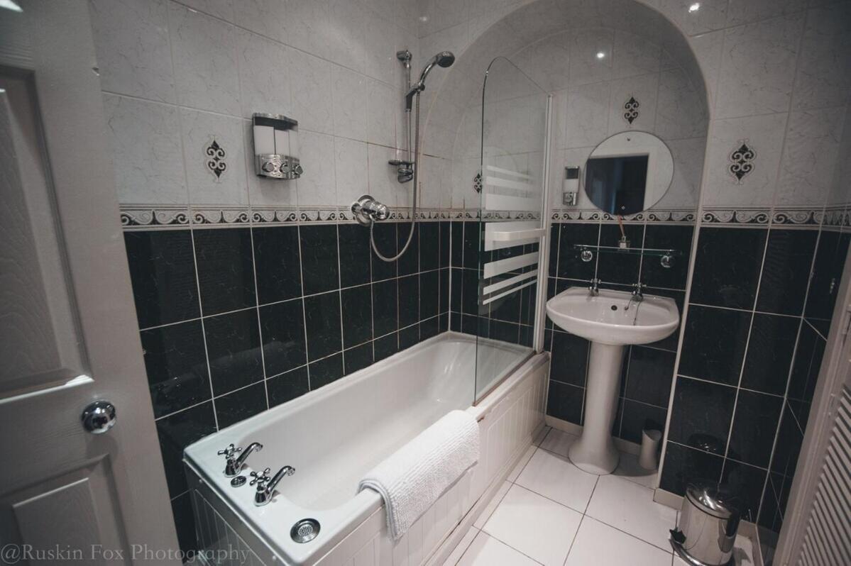 Prime 2 Bedroom City Centre Apt Aberdeen Buitenkant foto