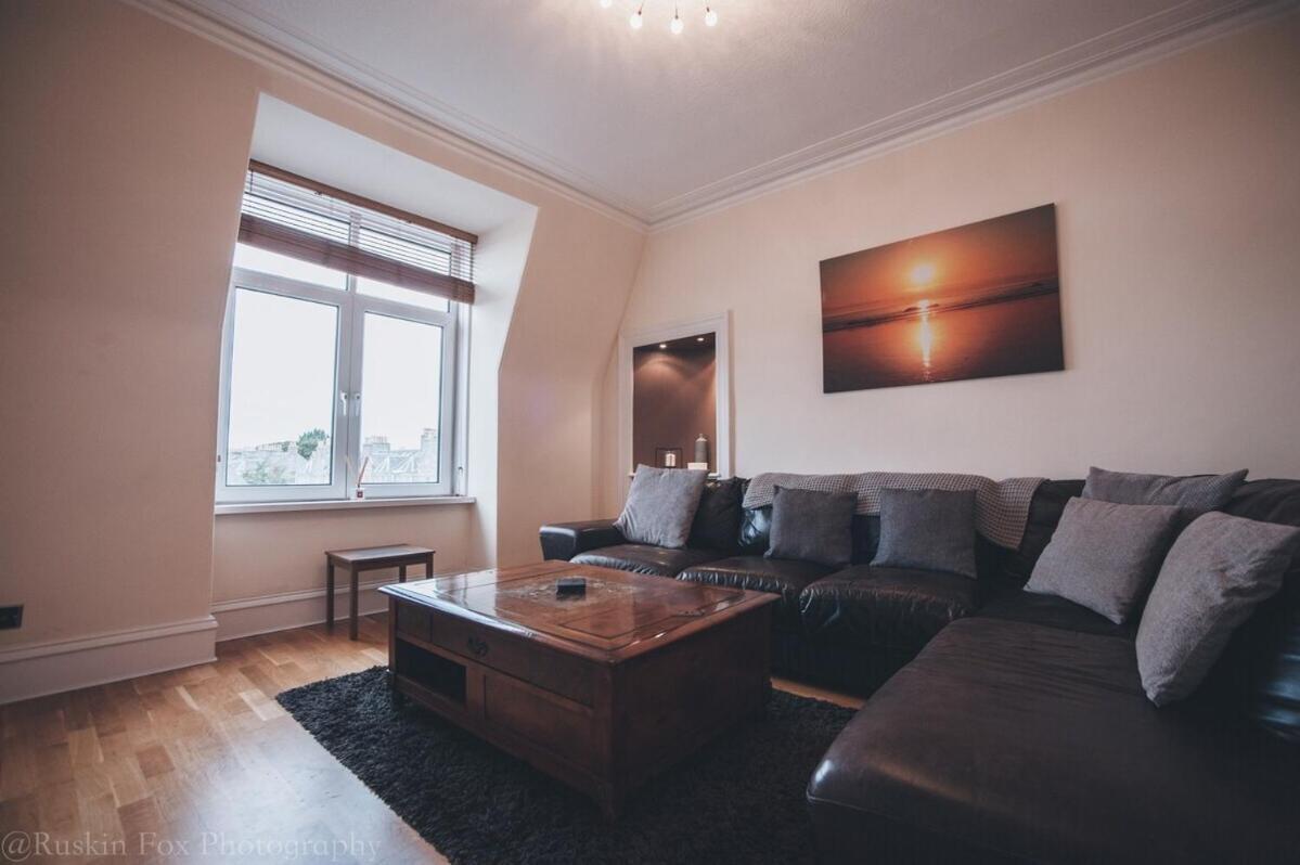 Prime 2 Bedroom City Centre Apt Aberdeen Buitenkant foto